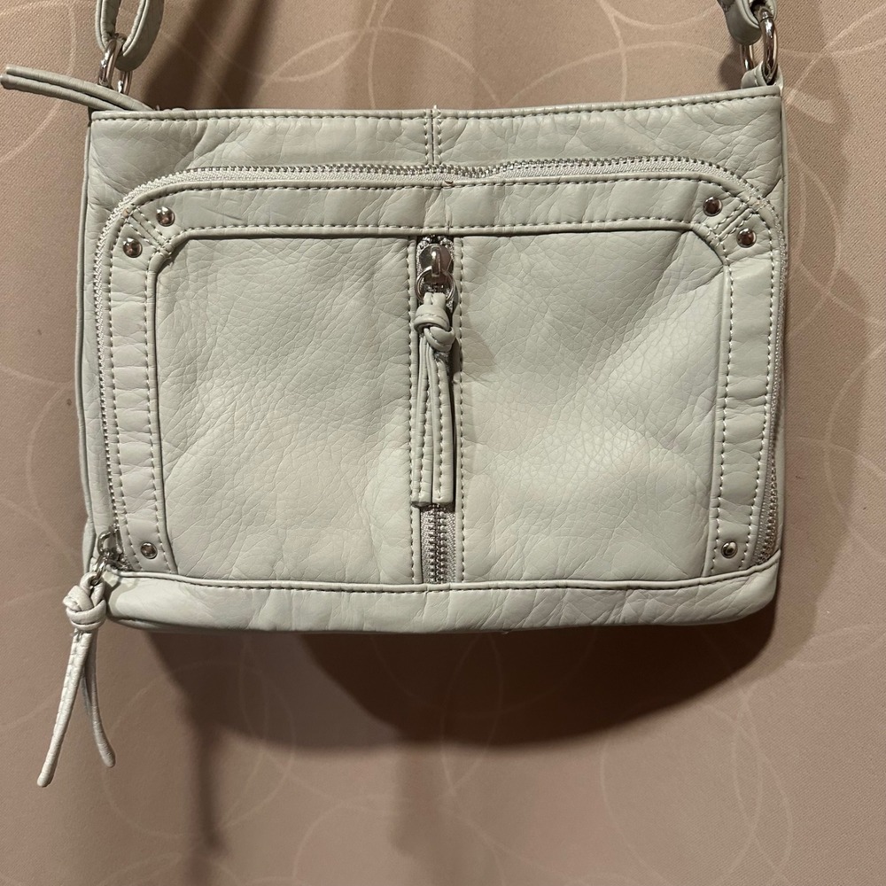 BUENO Light Gray Faux Leather Crossbody Bag Womens Zip Pockets Adjustable Strap - Picture 2 of 6